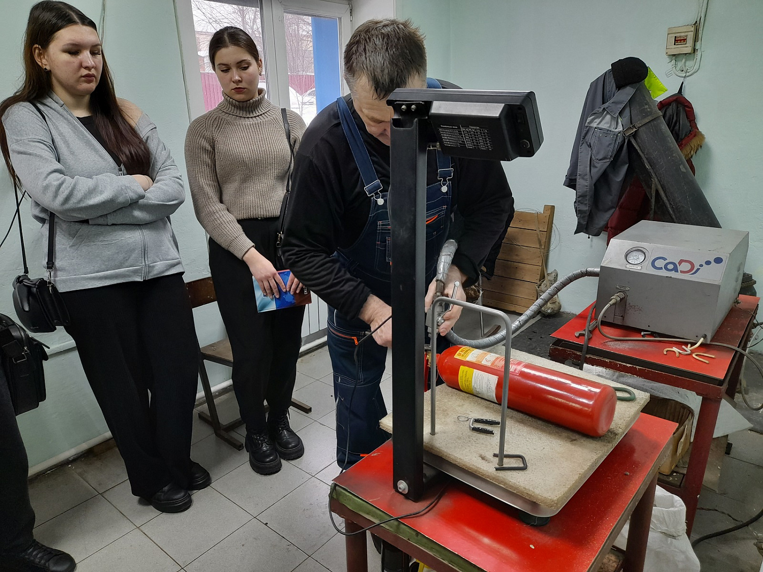 Студенты ДВГУПС открыли для себя мир пожарной безопасности